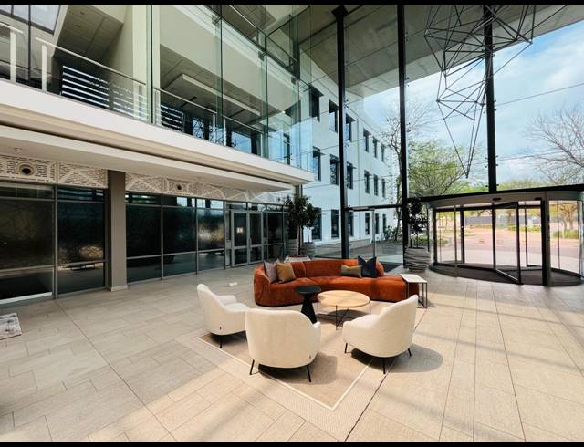 1,630M² OFFICE TO LET IN WATERFALL